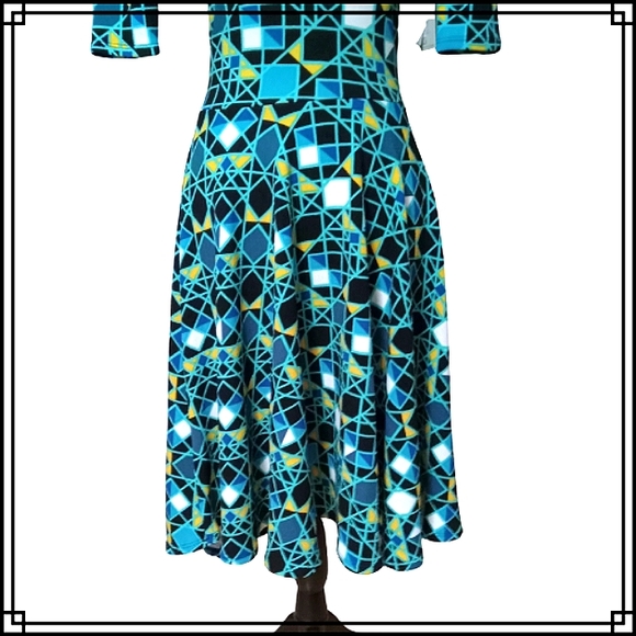 LulaRoe Nicole Green Geo Print Dress Size XS - Picture 5 of 9